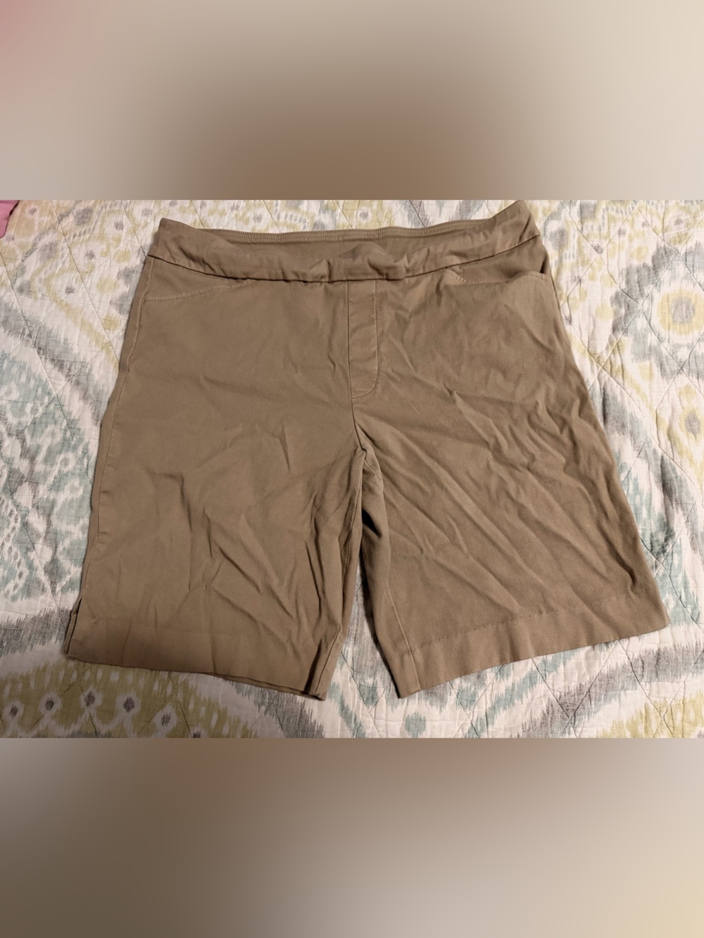 Time and Tru kaki Tone Pull-On Bermudas size L